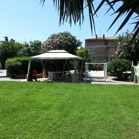 شقة Garden Basement - Seminterrato Max 4 Ospiti - Fiumicino Vicino Aeroporto E Fiera المظهر الخارجي الصورة