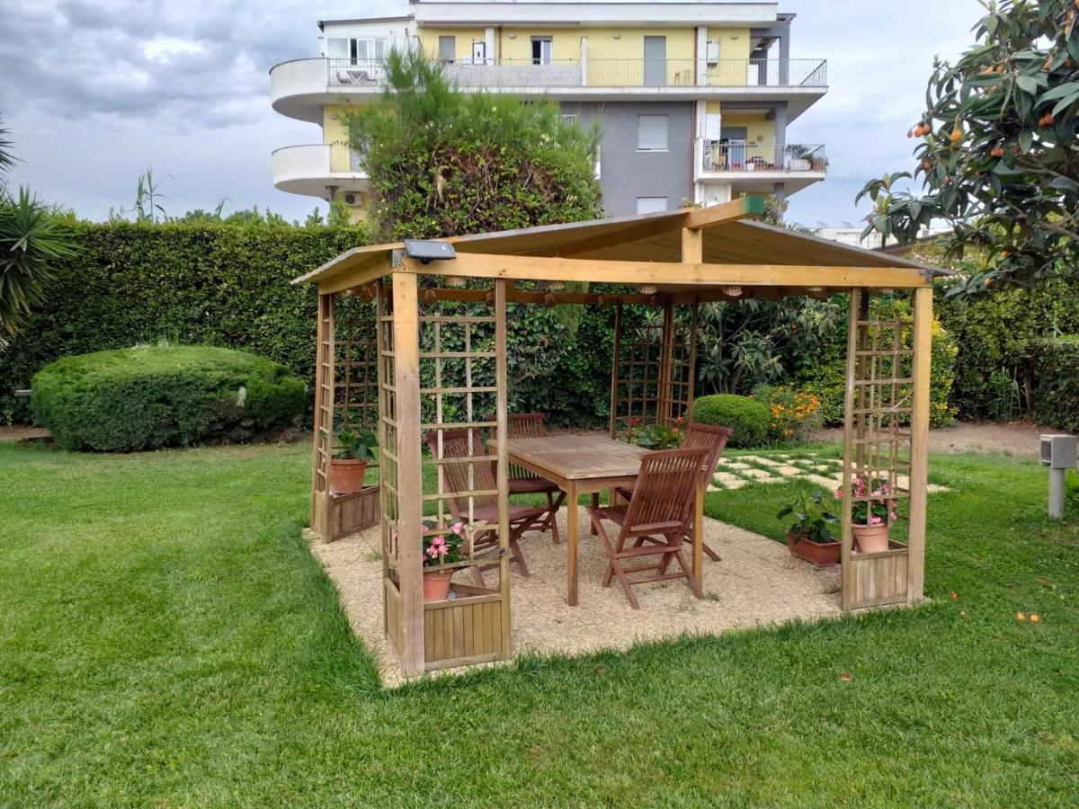 شقة Garden Basement - Seminterrato Max 4 Ospiti - Fiumicino Vicino Aeroporto E Fiera المظهر الخارجي الصورة