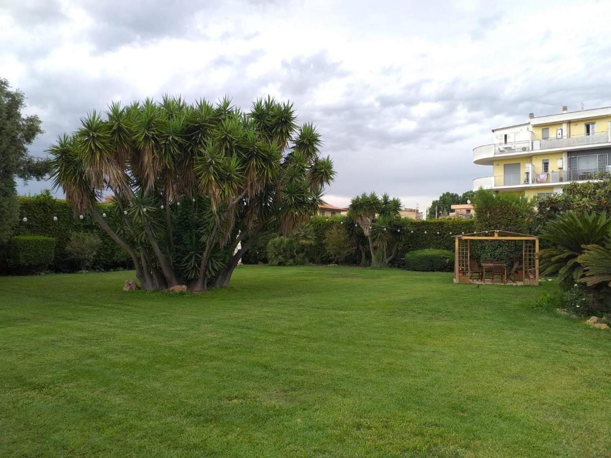 شقة Garden Basement - Seminterrato Max 4 Ospiti - Fiumicino Vicino Aeroporto E Fiera المظهر الخارجي الصورة