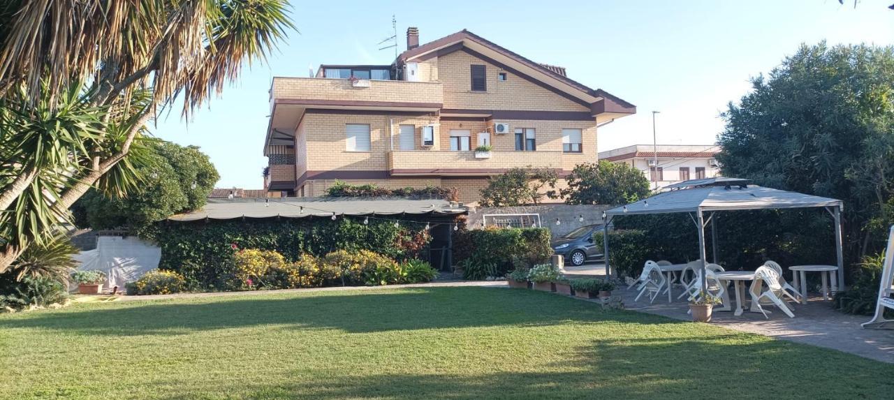 شقة Garden Basement - Seminterrato Max 4 Ospiti - Fiumicino Vicino Aeroporto E Fiera المظهر الخارجي الصورة