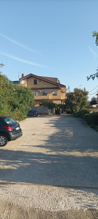 شقة Garden Basement - Seminterrato Max 4 Ospiti - Fiumicino Vicino Aeroporto E Fiera المظهر الخارجي الصورة